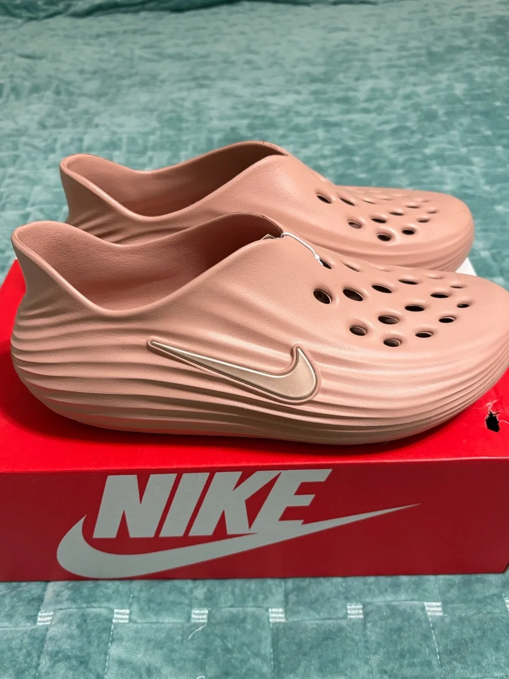 Nike ReactX Rejuven8 Women’s Rose Gold Slides Shoes Size 11 HV5062-602